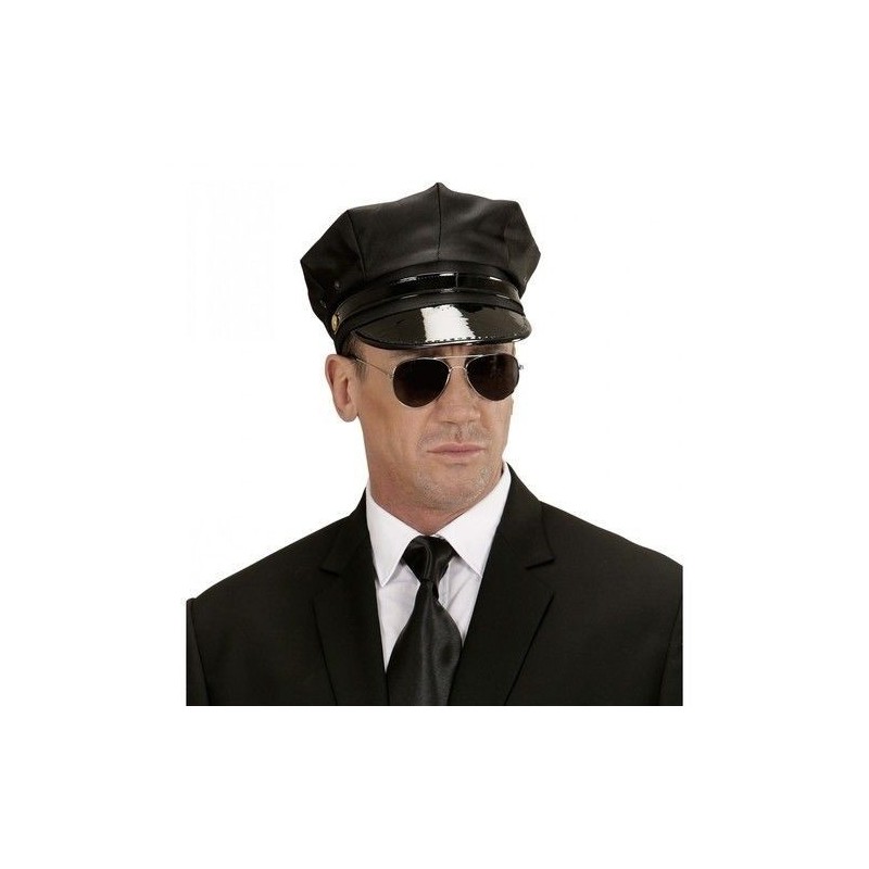 Sombrero negro de chofer conductor