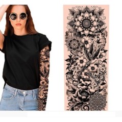 manga tatuaje para brazo blanco y negro