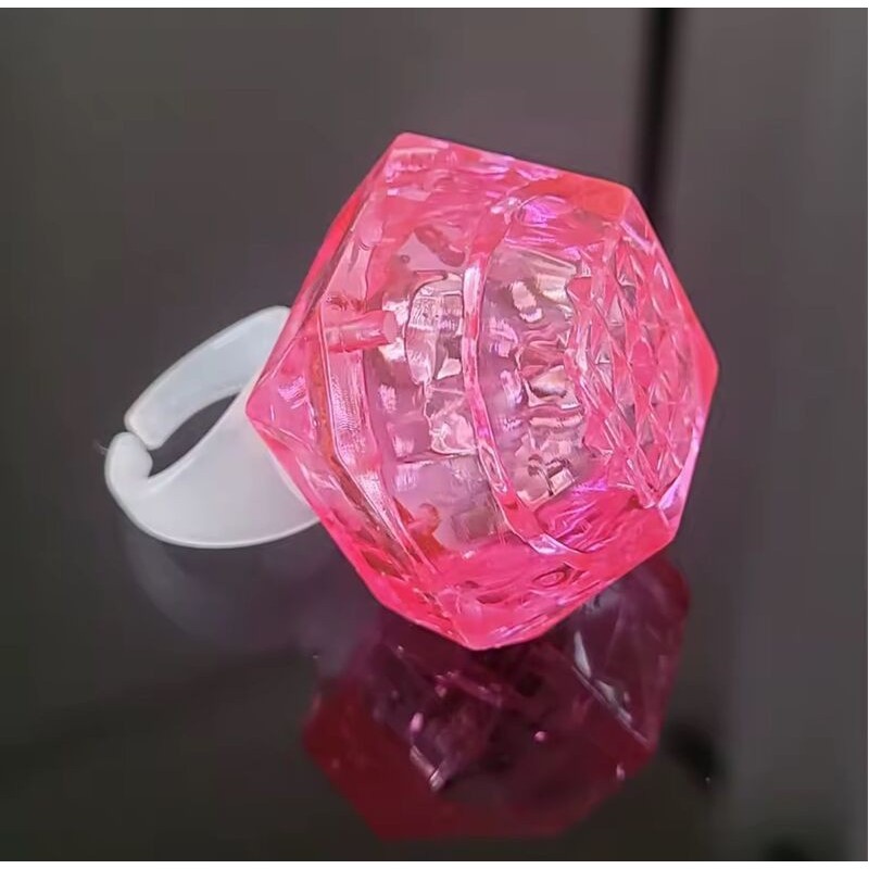 Anillo rey mago con luz color rosa
