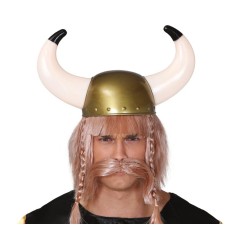 Casco vikingo con cuernos